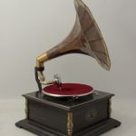 935 5487 HORN GRAMOPHONE